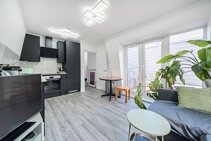 1 Bedroom Flat To Rent In Rippolson Road, London, SE18