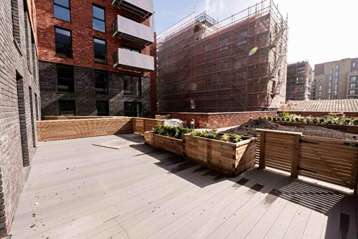 3 Bedroom Apartment To Rent In Ordsall Lane, Manchester, Greater Manchester, M5