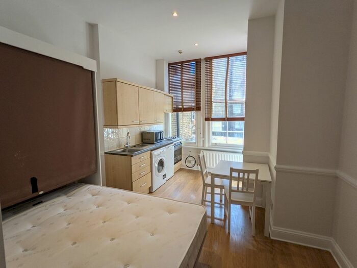 Studio To Rent In Vicarage Gate, London W8