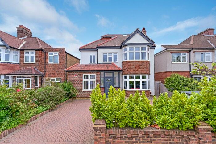 5 Bedroom Detached House To Rent In Manor Drive, Surbiton, KT5