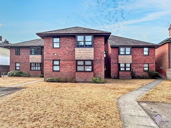 1 Bedroom Flat To Rent In Arrowlea, Swift Road, SO19