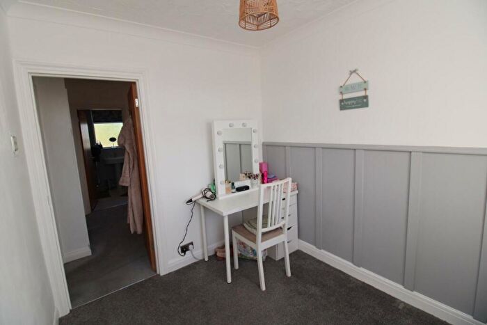 3 Bedroom End Of Terrace House For Sale In Middle Road, Bristol, BS15