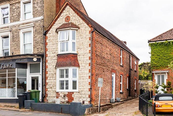 3 Bedroom End Of Terrace House For Sale In Lesbourne Road, Reigate, RH2