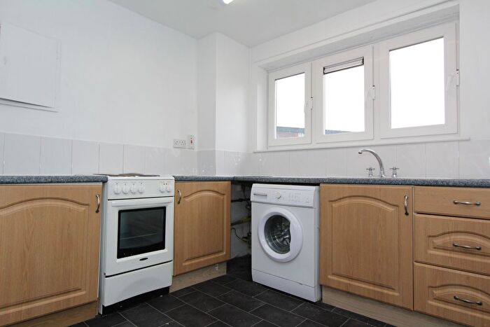 1 Bedroom Flat To Rent In White Thorns View, Sheffield, S8