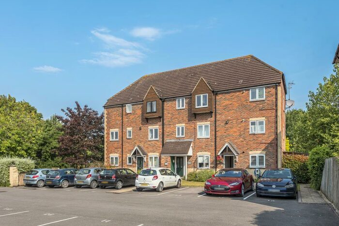 2 Bedroom Apartment To Rent In Willow Brook, Abingdon, OX14