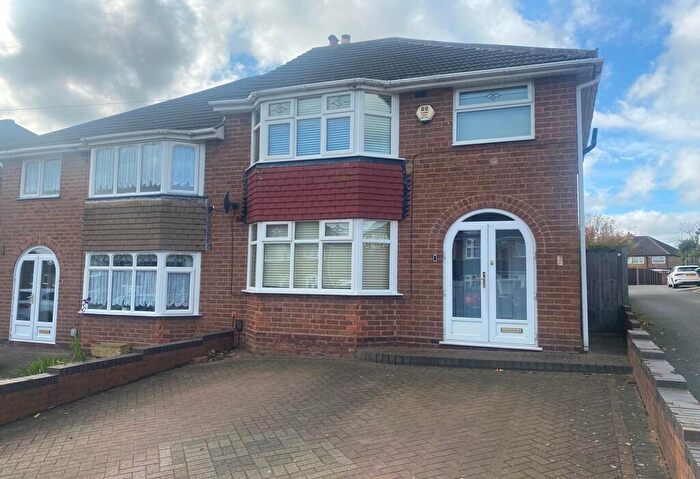3 Bedroom Semi-Detached House To Rent In Calverton Grove, Birmingham, West Midlands, B43