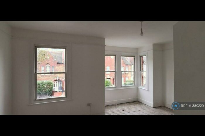 2 Bedroom Flat To Rent In Leyton, London, E10