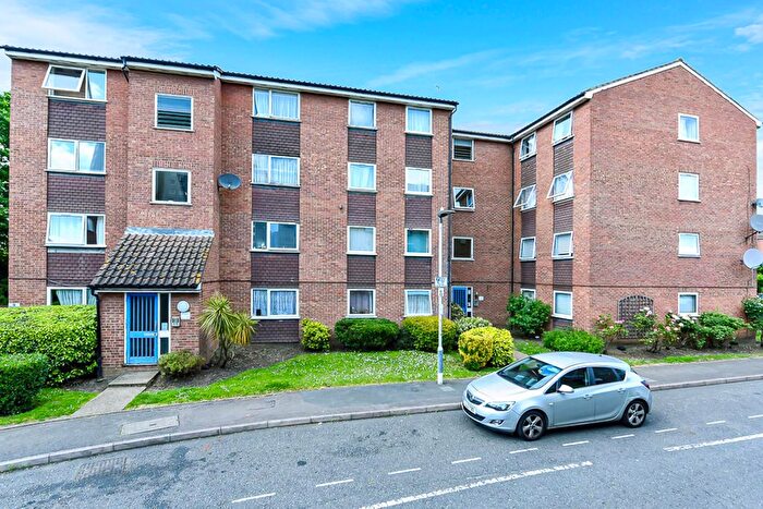 1 Bedroom Terraced House To Rent In Gurney Close, Barking, IG11