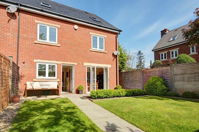 5 Bedroom Terraced House To Rent In Fleming Way, Exeter, EX2