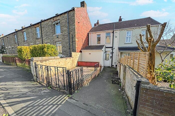 3 Bedroom Property To Rent In Wakefield Road, Ossett, WF5