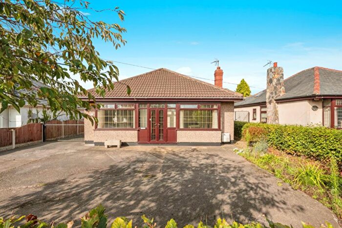 4 Bedroom Detached Bungalow For Sale In High Street, Dunsville, Doncaster, DN7