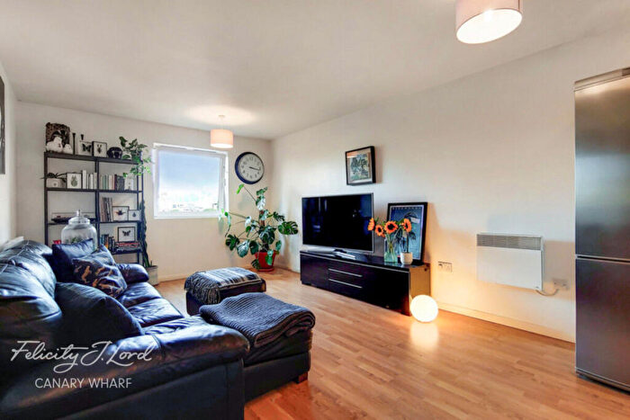 1 Bedroom Flat For Sale In Roffey Street, London, E14