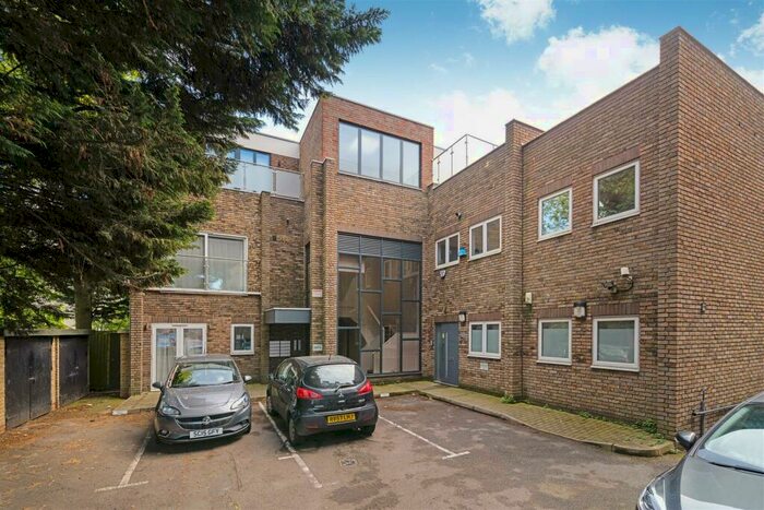 2 Bedroom Flat To Rent In Anerley Road, SE20