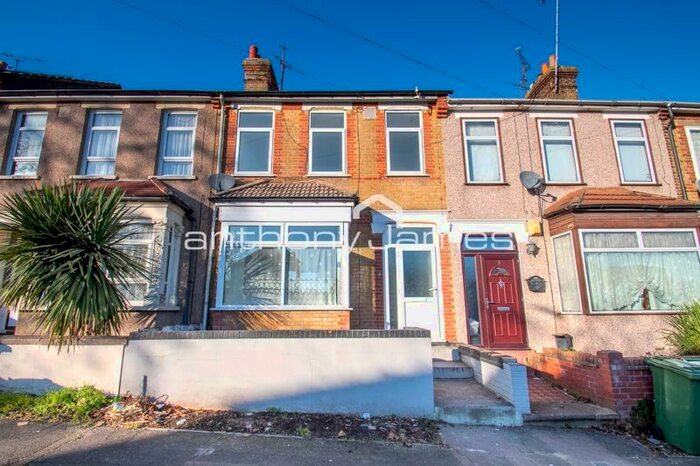 3 Bedroom Terraced House To Rent In Larner Road, Erith, DA8