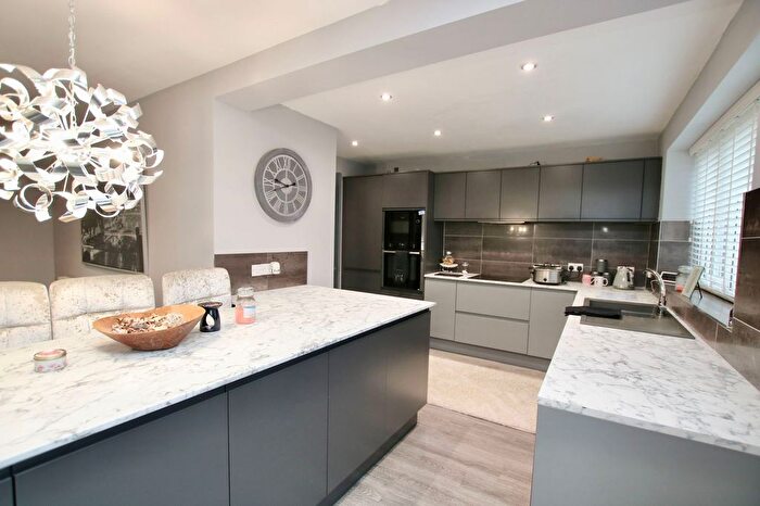 3 Bedroom Terraced House For Sale In Rochester Walk, Clifton, Nottingham, NG11