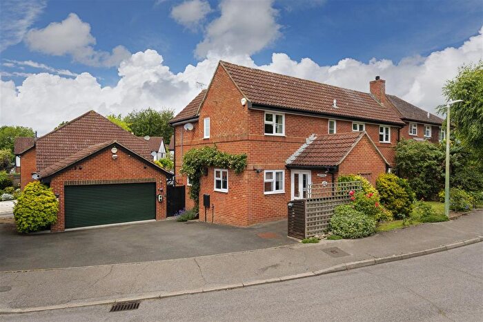 4 Bedroom Detached House For Sale In Harvesters Way, Weavering, ME14
