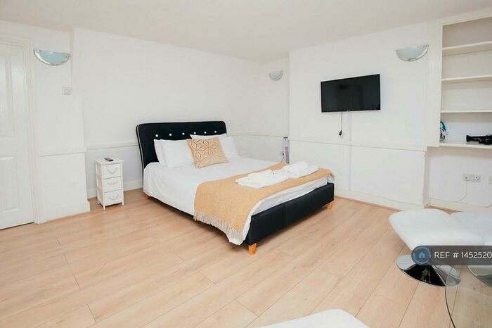 Studio To Rent In Newmarket Road, Cambridge, CB5