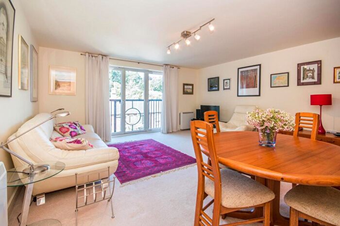 1 Bedroom Apartment To Rent In New Half Moon Yard, NR1