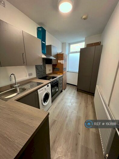 2 Bedroom Flat To Rent In Liverpool Road, Cadishead, Manchester, M44