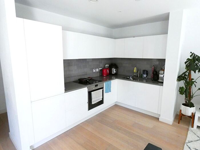 Studio To Rent In Fairwater House, Bonnet Street, London, E16