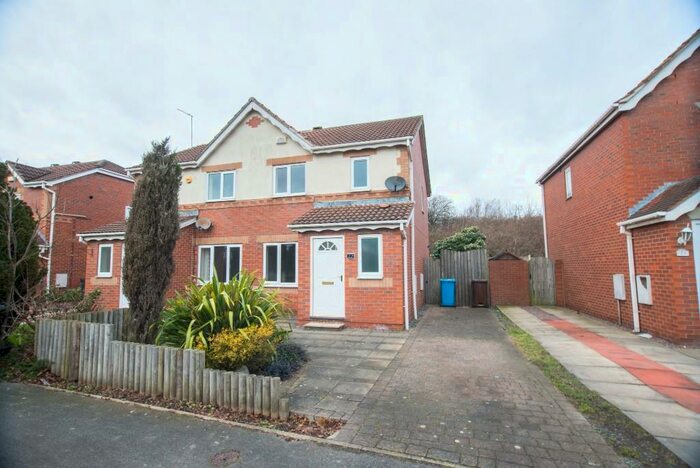 3 Bedroom Semi-Detached House To Rent In Bridgegate Drive, Hull, East Riding Of Yorkshire, HU9