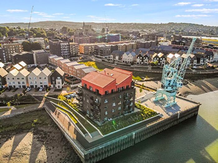 2 Bedroom Apartment To Rent In Headland House, Rochester, ME1