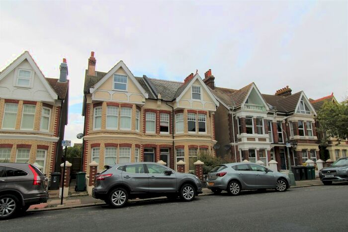 2 Bedroom Flat To Rent In St. Leonards Road, Hove, BN3