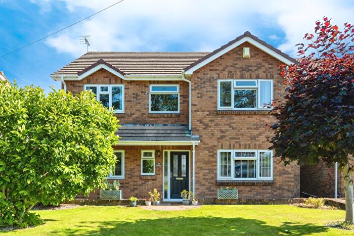 4 Bedroom Detached House For Sale In Swansea Road, Gorseinon, Swansea, SA4