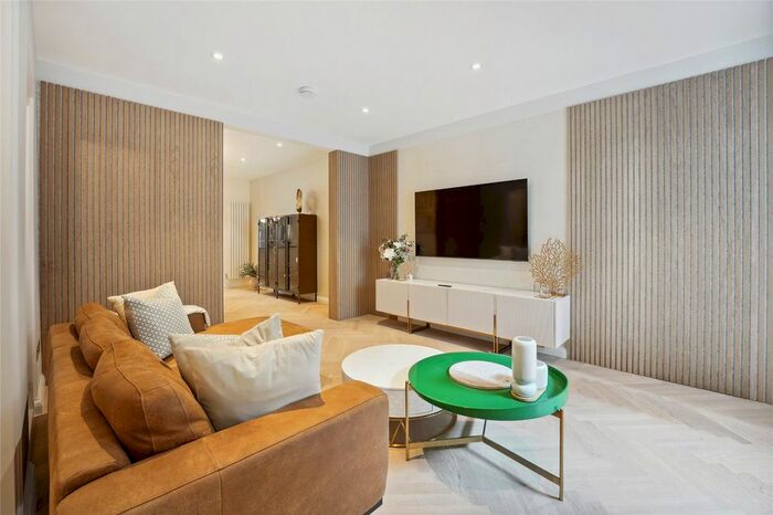 3 Bedroom Flat To Rent In Cornwall Gardens, South Kensington, SW7