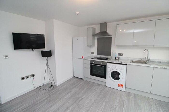 1 Bedroom Flat To Rent In Connaught Road, Roath, Cardiff, CF24