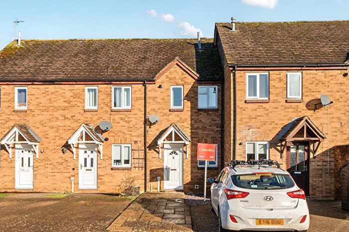 2 Bedroom Terraced House To Rent In Manor Road, Witney, OX28