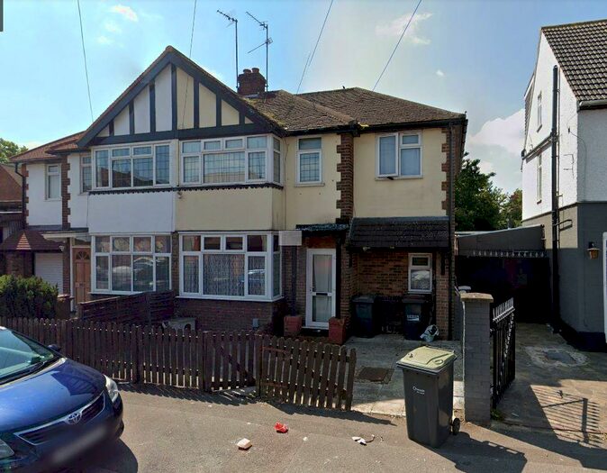 Houses for sale & to rent in LU4 8RU, Dunstable Road, Challney Luton