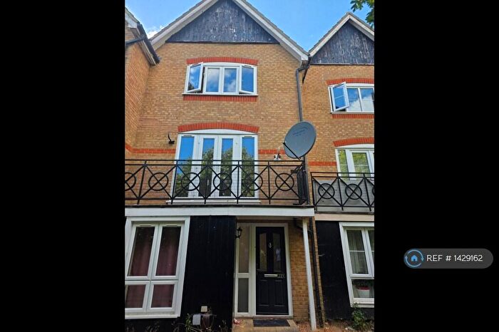 5 Bedroom Terraced House To Rent In Punchard Crescent, Enfield, EN3