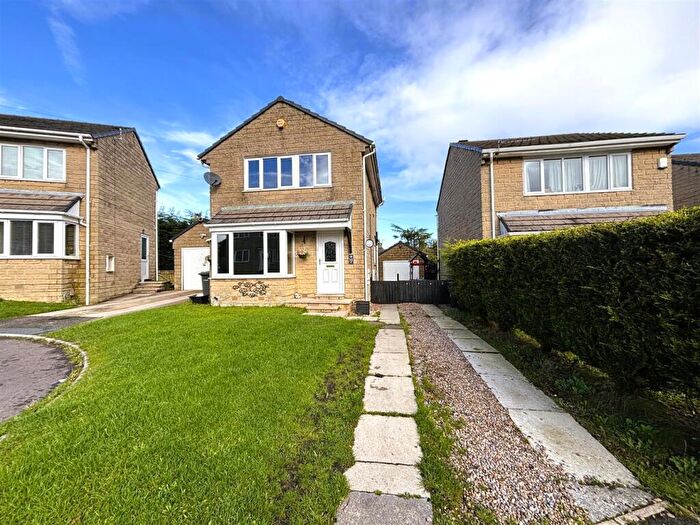 3 Bedroom Detached House To Rent In Allerton, BD15