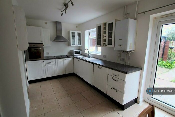 3 Bedroom Terraced House To Rent In Orchard Road, Swanscombe, DA10