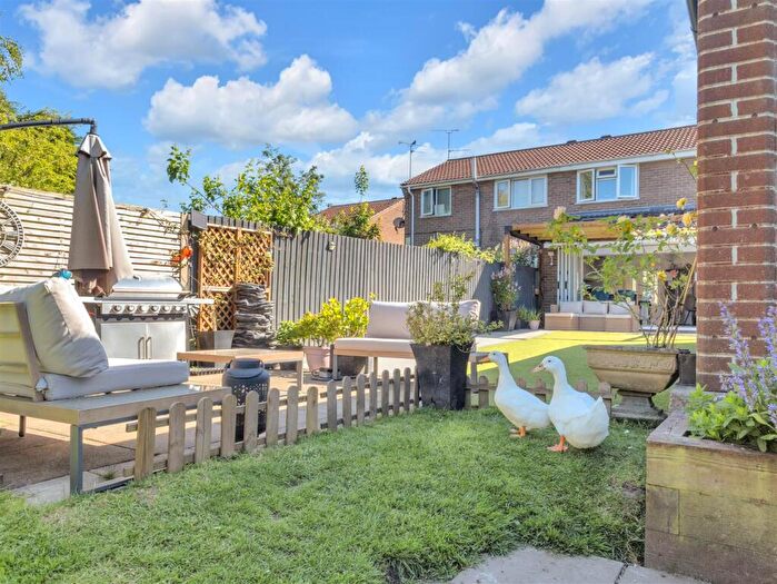 3 Bedroom Semi-Detached House For Sale In Paris Close, Ashby-De-La-Zouch, LE65