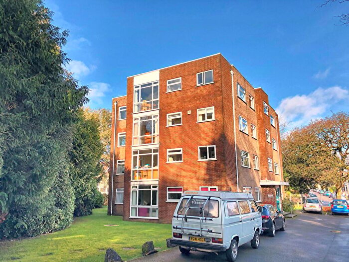 2 Bedroom Apartment For Sale In Mount Road, Lower Parkstone, Poole, BH14