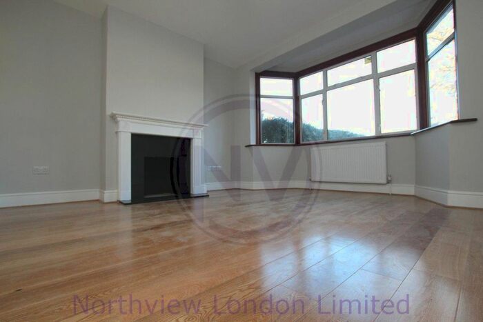 5 Bedroom Detached House To Rent In East Court, Wembley, HA0
