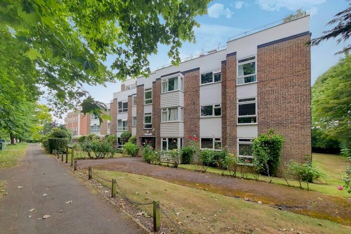 2 Bedroom Flat To Rent In Roxborough Avenue, Harrow, HA1