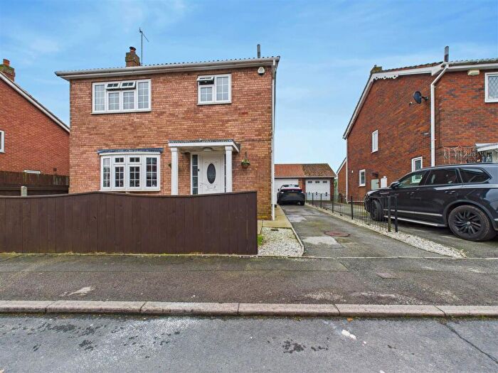 3 Bedroom Detached House For Sale In Woolam Hill, Burstwick, Hull, HU12