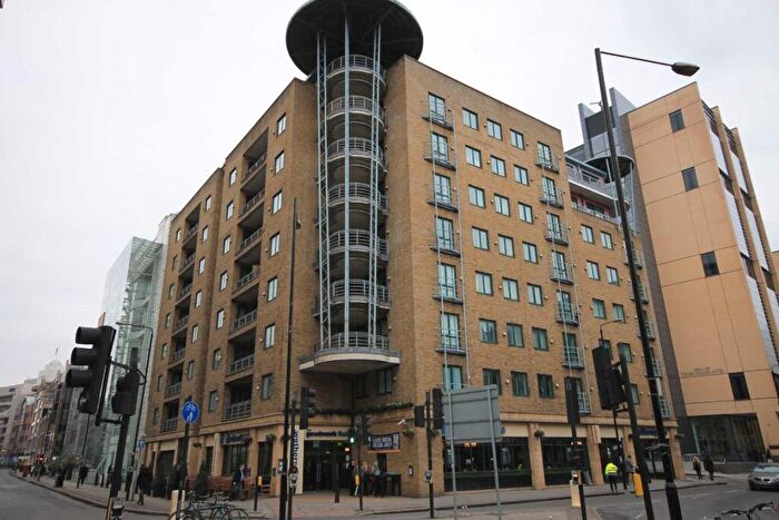 3 Bedroom Flat To Rent In Mansell Street, Tower Hill, E1