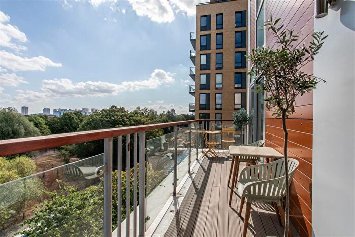 2 Bedroom Flat For Sale In Victoria Wharf, Bethnal Green, E2
