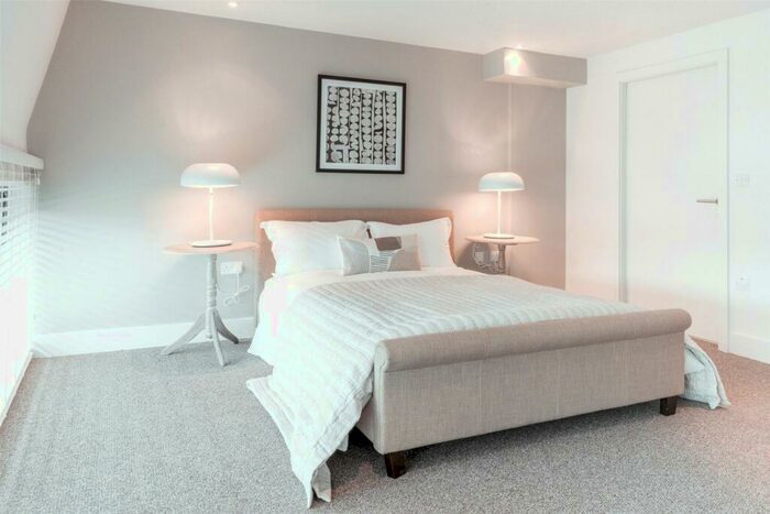 2 Bedroom Flat To Rent In Crispin Lofts, New York Road, Leeds, LS2