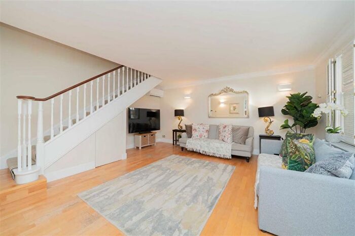 3 Bedroom Property To Rent In Onslow Mews West, South Kensington, SW7