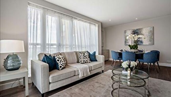 2 Bedroom Flat To Rent In Westferry Circus, London, E14