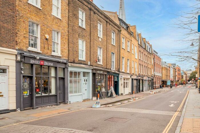 2 Bedroom Flat To Rent In Bell Yard Mews, London Bridge, London, SE1