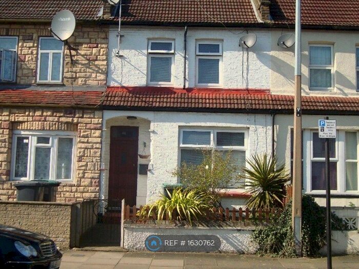 3 Bedroom Terraced House To Rent In Avondale Road, London, N15