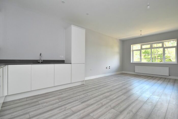 2 Bedroom Flat To Rent In Westmoreland Road, Bromley, BR2