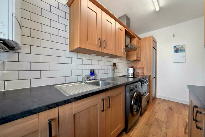 2 Bedroom Apartment To Rent In The Drive, Ilford, IG1