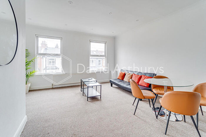 2 Bedroom Apartment To Rent In Hermitage Road, Manor House, London, N4